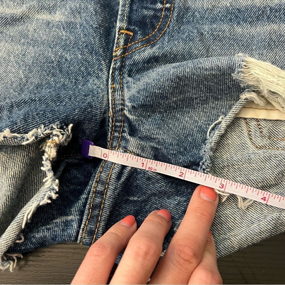 ✨ Levi’s Women’s 501 Distressed Shorts 27 - Picture 12 of 12